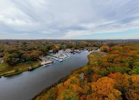 Cozy houseboat escape surrounded by breath taking views across from Rocky Neck!