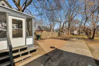 Spacious 3BR Home in Lansing
