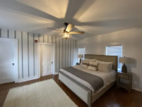 Remodeled Historical Home In Bourbonnais.