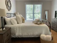 Luxurious Downtown Home with 4 King Beds, 3min to downtown, 5min to Duke