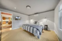 Walk to Mirror Lake and Main Street in This 3Br Lake Placid Retreat