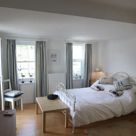 Lanescot, 1,Harbour View Apartments, North Road, West Looe