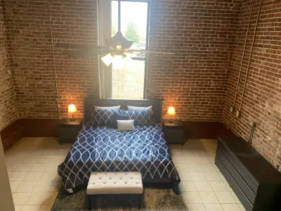 Historic 2 br & 2 ba On the River