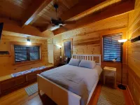 Log Cabin Inn - Cabin 12 on the Mckenzie River - minutes from Tokatee and Loloma