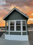 Cozy Stay in a Fun Tiny Cottage! BRAND NEW Hotels near Rattlin' D Playhouse