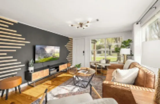 Cozy bungalow in charming Old Town Tomball