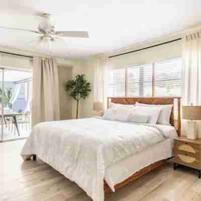 Family-Friendly 4Br 3BA Vacation Rental with Private Pool Near Hard Rock Casino Rooms