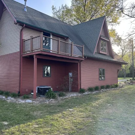 Lake & Oaks Hideaway- Hidden Cabin on Private Lake