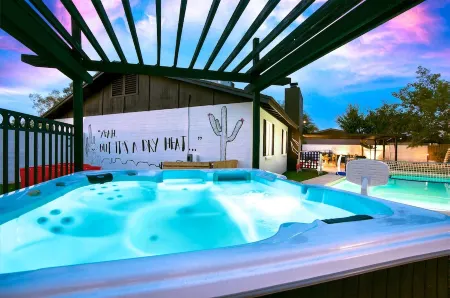 Lake Front Paradise, Pool and Hot Tub-Bubbly Отели в г. Меса