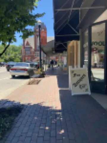 Stay downtown within walking distance of restaurants, shopping, and breweries!