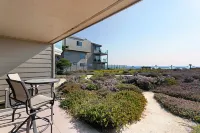 High End Oceanfront Home, a 2 min walk to Beach, Shops, Dining & More in Solana