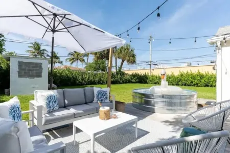 Elegant 2BR Home w/ King Bed, MegaYard & Tank Pool