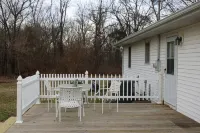 Private Country Setting.  Just 10 Minutes from Town Hotel a Williamson County