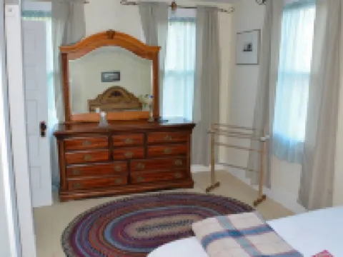 Captain Jacob Lincoln 1790 Farmhouse with attached Barn Hotels in Eastport