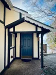Cabin No. 5 @ The Old Swiss Village - Lake View! - Hytter