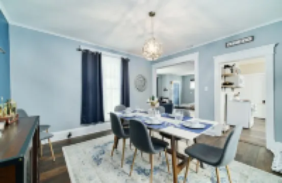 Central & Peaceful 3-bed home with a fireplace