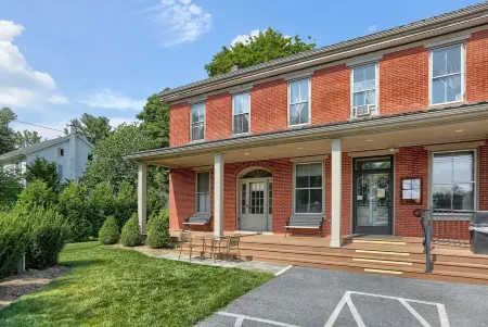 Historic Brickhouse Guest Home