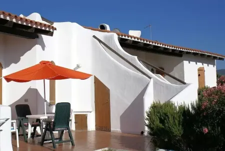 Mediterranean vacation homes by the sea in a quiet location, with garden & barbecue