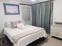 Captain's Corner - 30 seconds to the Beach!