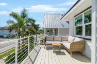 Gulf View~Elite Rating Top 1%~New 3 Bed 3 Bath~Heated Pool~30 Sec Walk to Beach!
