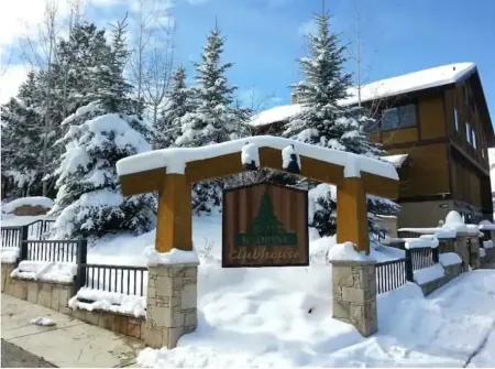 Lofted 2+Bdrm, Amenities Galore!