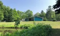 Your own Nature Retreat, minutes from town and wilderness opportuntities