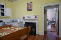 The Shabby Chic Studio - Cute 1-Bedroom Close to UNC!
