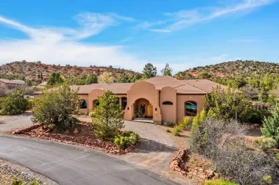 Sedona Bliss Estates - Modern Cowboy - Hot tub Horsin' Around Adventures附近的飯店