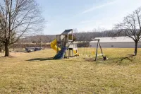 Twin Ridge Retreat Hotels in Juniata County