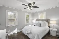 Forest Hills Cottage - 4.2 Miles from Masters