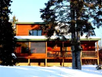 Comfortable 3 Bedroom, 2 Bath Cabin Between Lutsen Mountains and Lake Superior Hotels in Lutsen