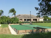 2 Bed 2 Bath First Floor Condo in Stoneybrook of Estero Golf Community Hoteles en Estero