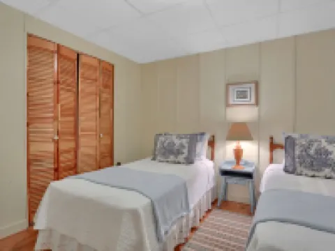 East Cavalry Red House<br>3 bedrooms 3 full baths sleeps up to 12 Hotels in Straban Township