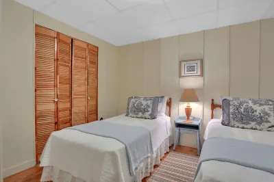 East Cavalry Red House<br>3 bedrooms 3 full baths sleeps up to 12 Hotels in der Nähe von Daniel Lady Farm