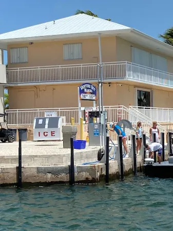 Island Oasis ~ YOUR Paradise awaits in Venture Out Resort!