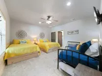 Bella Vida•Sleeps29, No Bunks•HeatedPoolOpt•QuietSubdiv•FREEFrioAccess@ConcanVIP Hotels in Concan