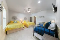 Bella Vida•Sleeps29, No Bunks•HeatedPoolOpt•QuietSubdiv•FREEFrioAccess@ConcanVIP