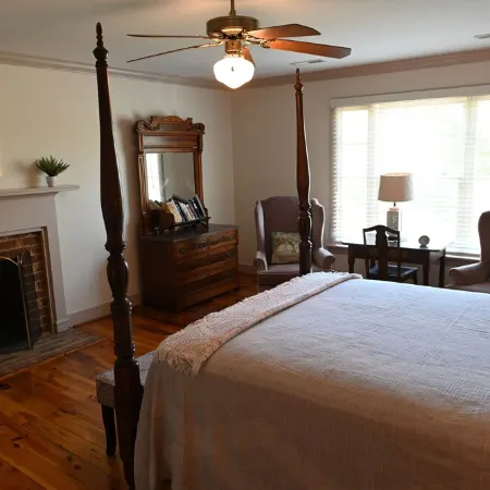 Athlone Farm: Spacious, Gorgeous Grounds, Historic Outbuildings, Summer Deals!