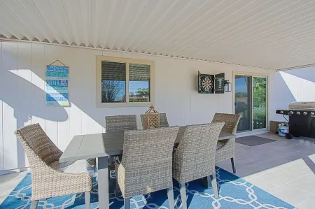 Remodeled, 3 bedrooms, 2.5 ba, 2 cg, golf course community, close to restaurants