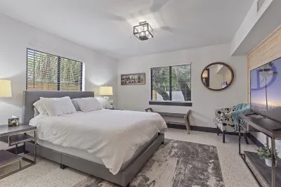 Luxury 4/3 home by Downtown, the bay and the Keys Hotels near The John and Mable Ringling Museum of Art