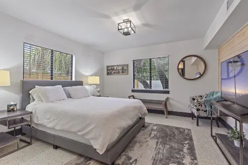 Luxury 4/3 home by Downtown, the bay and the Keys