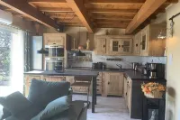 Gemütliche Ferienwohnung, Ideal für 2 Personen, Große Terrasse und Swimming-pool