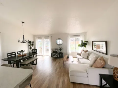 Beautiful And Cozy 3 Bedroom home in the heart of R.C