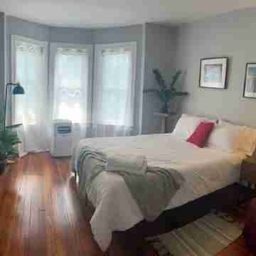 Moravian 5 bedroom townhouse Rooms