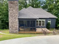 Cozy Cabin in Lake Community