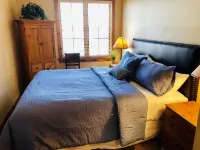 Keystone 2 bed 2 bath in River Run Village - walk to ski lifts.