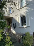 5 minutes from the OUTLET Large XL vacation business city family apartment for 6 guests