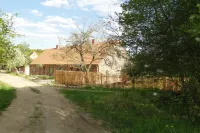 Farm worker's house near Scharmutzelsee Hotels near Dorfkirche Sauen