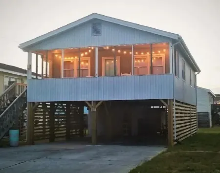 Adorable Beach Box, Very short walk to the beach Access!