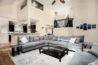 Big 5 Bed/3 Bath LUXE Home Pool Spa  West Plano